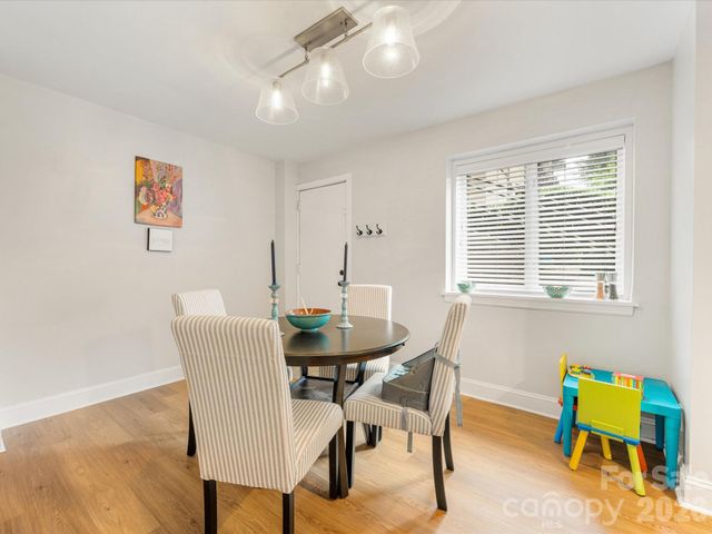 229 N Dotger Avenue E16, Charlotte, NC 28207