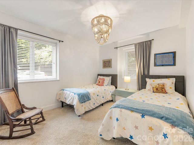 229 N Dotger Avenue E16, Charlotte, NC 28207