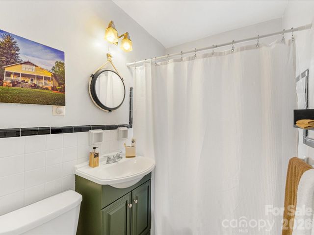 229 N Dotger Avenue E16, Charlotte, NC 28207