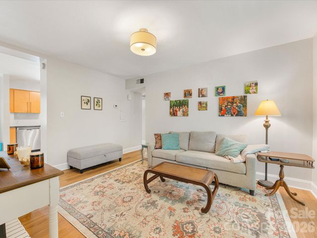 229 N Dotger Avenue E16, Charlotte, NC 28207