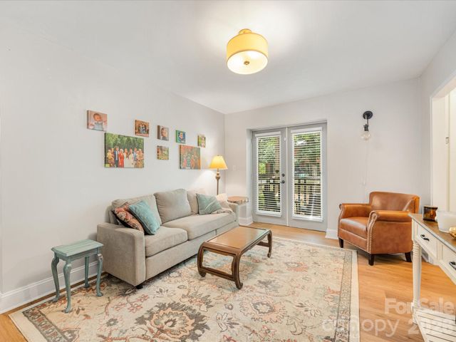 229 N Dotger Avenue E16, Charlotte, NC 28207