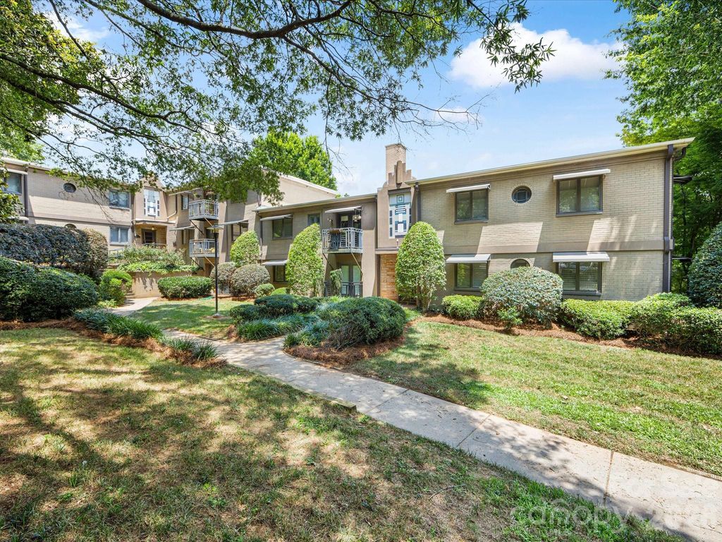 229 N Dotger Avenue E16, Charlotte, NC 28207