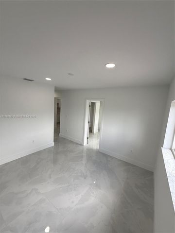 841 W 50th St 2, Hialeah, FL 33012