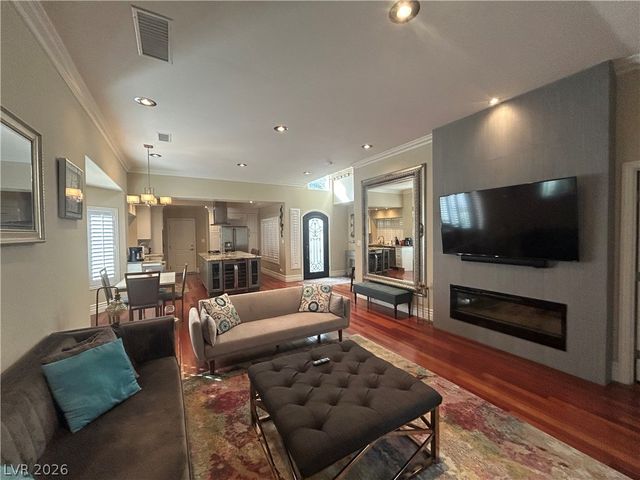7060 Big Springs Court, Las Vegas, NV 89113