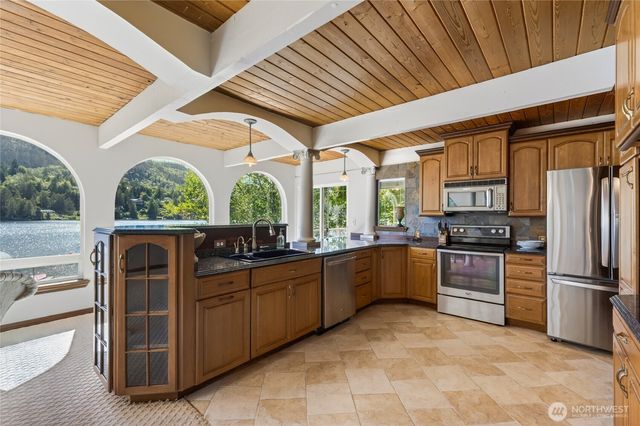 18452 S West View Road, Mount Vernon, WA 98274