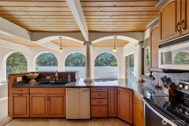 18452 S West View Road, Mount Vernon, WA 98274