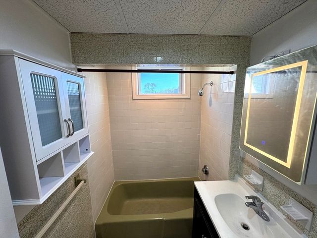 11 Fairmont Pl 3, Malden, MA 02148