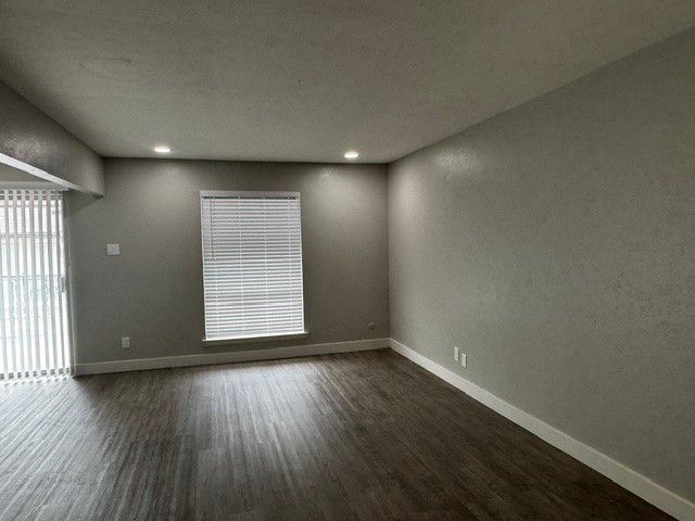 15919 Stillwood Street 2088, Dallas, TX 75248