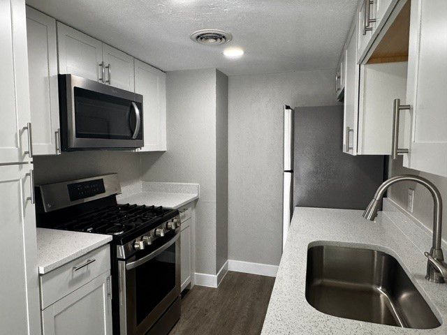 15919 Stillwood Street 2088, Dallas, TX 75248