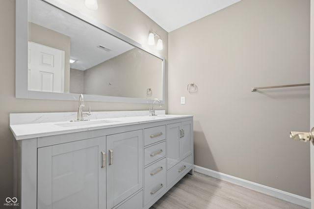 5767 Spruce Knoll Circle, Indianapolis, IN 46220