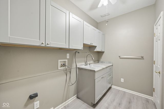 5767 Spruce Knoll Circle, Indianapolis, IN 46220