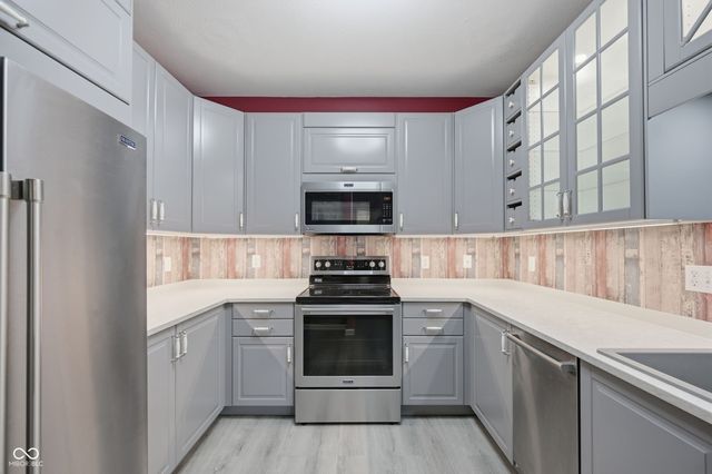 5767 Spruce Knoll Circle, Indianapolis, IN 46220