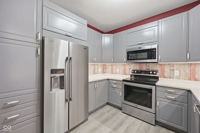 5767 Spruce Knoll Circle, Indianapolis, IN 46220