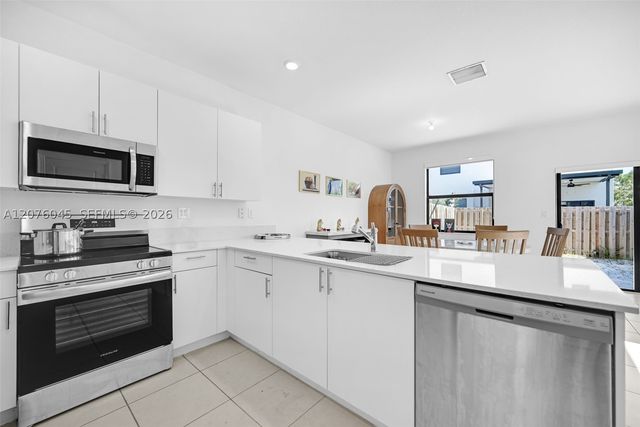 12877 SW 232nd Ln, Homestead, FL 33032