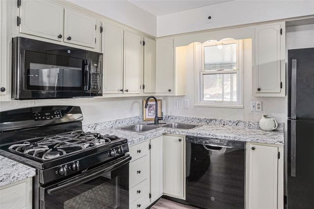 4826 Poplar St., West Mifflin, PA 15122