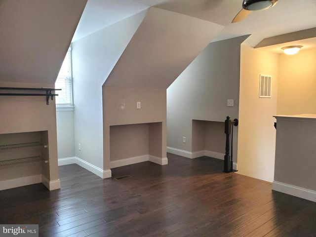 3983 HARTLAKE ST, Woodbridge, VA 22192