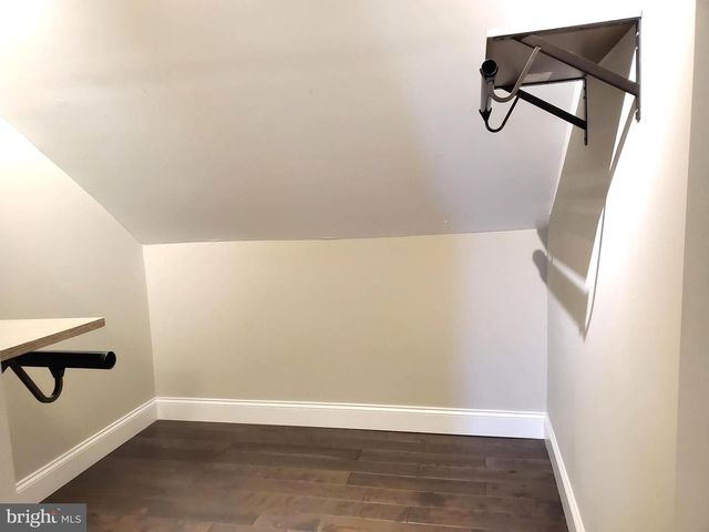 3983 HARTLAKE ST, Woodbridge, VA 22192