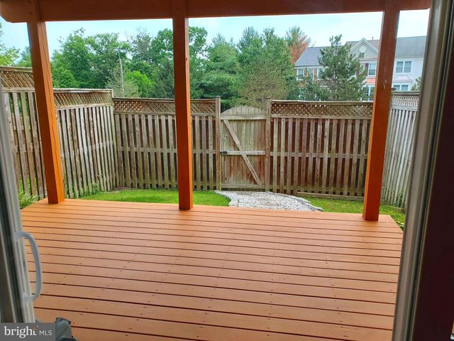 3983 HARTLAKE ST, Woodbridge, VA 22192