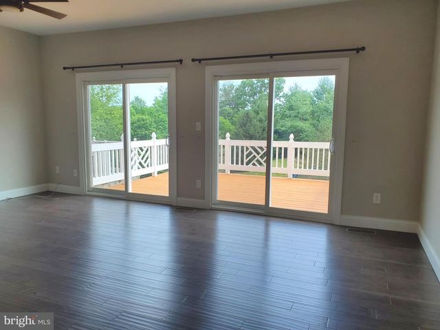 3983 HARTLAKE ST, Woodbridge, VA 22192