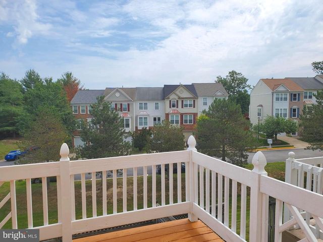 3983 HARTLAKE ST, Woodbridge, VA 22192