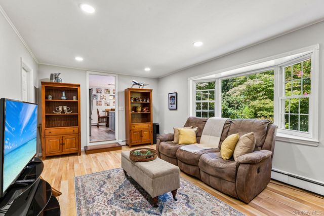 15 Fox Road, East Setauket, NY 11733