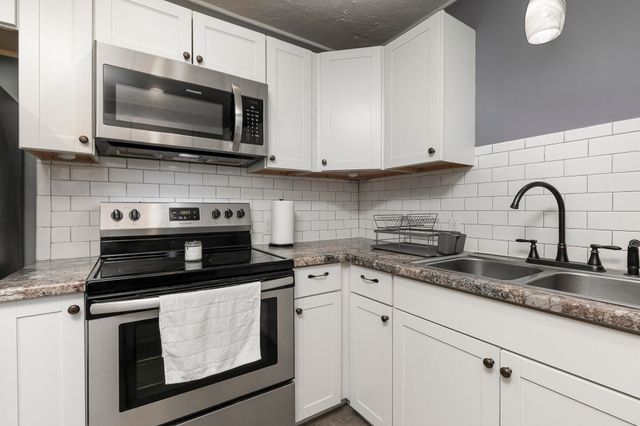 908 W Broadmoor Street, Springfield, MO 65807