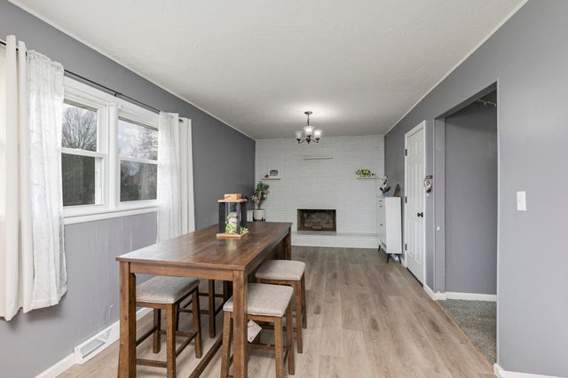 908 W Broadmoor Street, Springfield, MO 65807