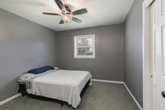 908 W Broadmoor Street, Springfield, MO 65807