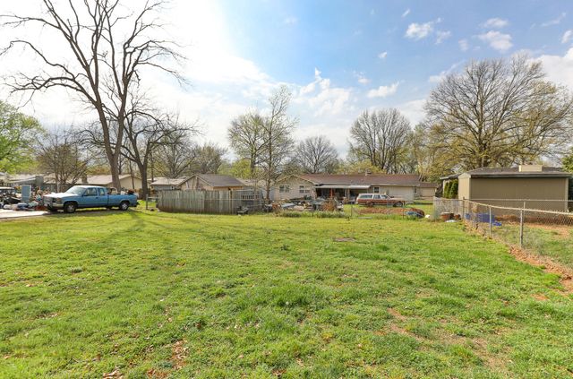 908 W Broadmoor Street, Springfield, MO 65807