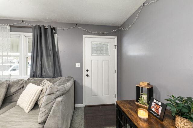 908 W Broadmoor Street, Springfield, MO 65807