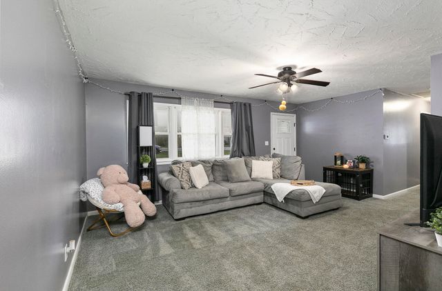 908 W Broadmoor Street, Springfield, MO 65807