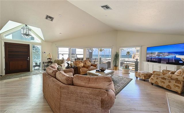 101 DOMINICA LN, Bonita Springs, FL 34134