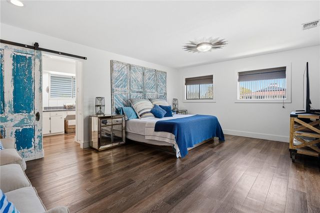 30 Bahama Dr, Rockport, TX 78382