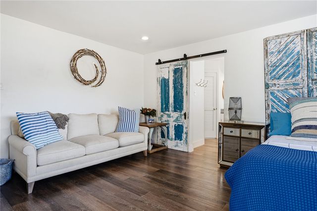 30 Bahama Dr, Rockport, TX 78382