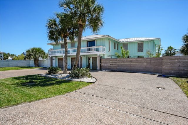 30 Bahama Dr, Rockport, TX 78382