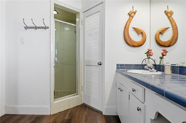 30 Bahama Dr, Rockport, TX 78382