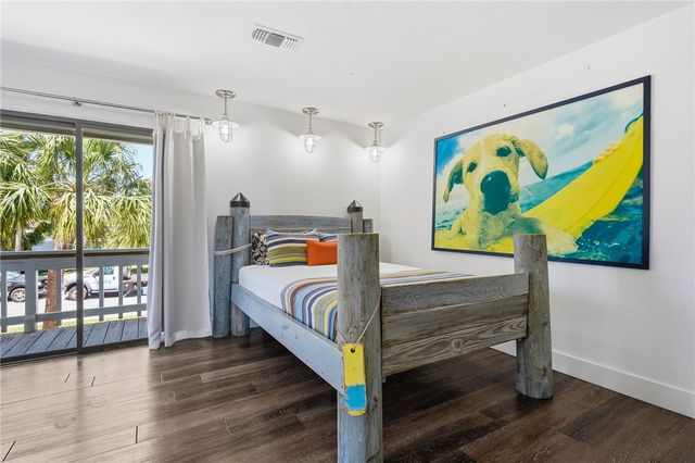 30 Bahama Dr, Rockport, TX 78382