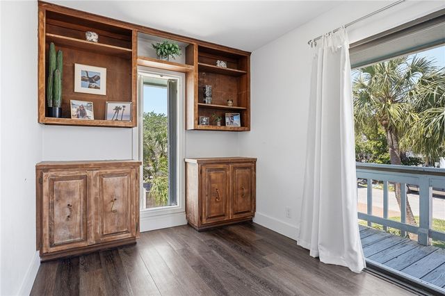 30 Bahama Dr, Rockport, TX 78382