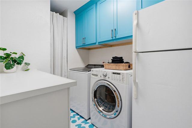 30 Bahama Dr, Rockport, TX 78382