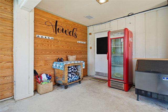 30 Bahama Dr, Rockport, TX 78382