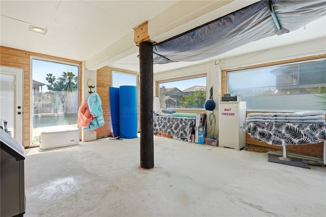 30 Bahama Dr, Rockport, TX 78382