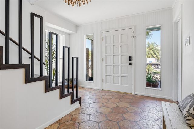 30 Bahama Dr, Rockport, TX 78382