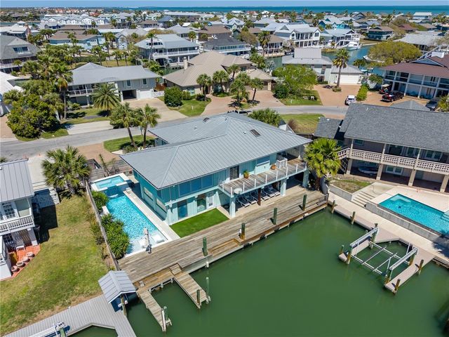 30 Bahama Dr, Rockport, TX 78382