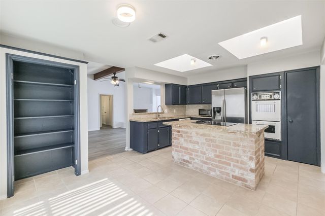 14415 Locke Lane, Houston, TX 77077