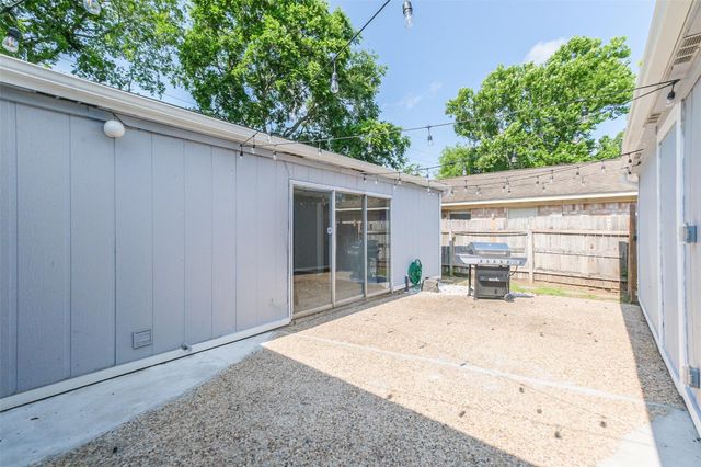 14415 Locke Lane, Houston, TX 77077