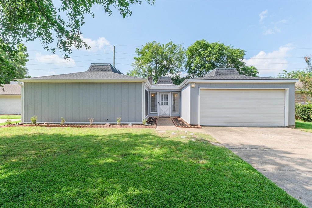 14415 Locke Lane, Houston, TX 77077