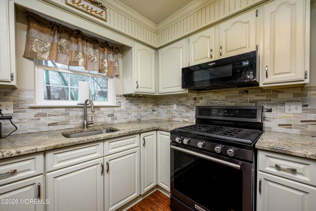 4 Cambridge Drive, Howell, NJ 07731