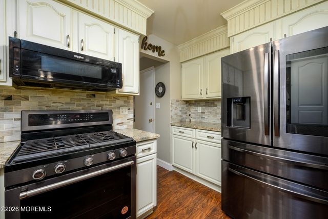 4 Cambridge Drive, Howell, NJ 07731