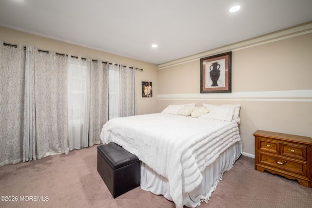 4 Cambridge Drive, Howell, NJ 07731