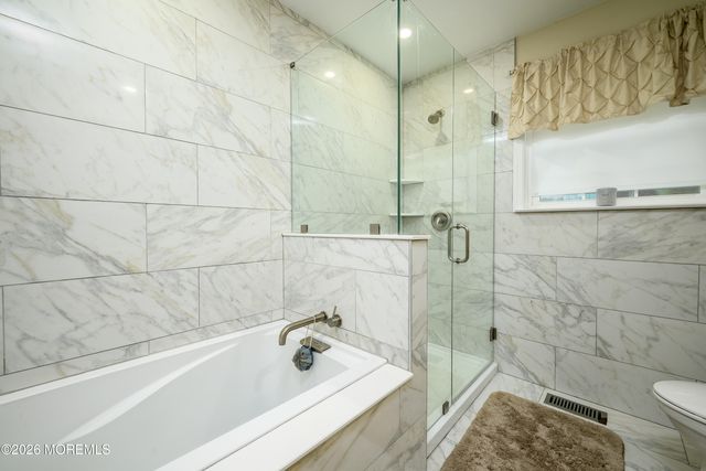 4 Cambridge Drive, Howell, NJ 07731